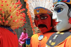 온델온델(Ondel-ondel) 인형은 자카르타의 마스코트이자 베타위 문화의 상징이다