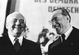 1949년 동독 지도자: 빌헬름 피크 대통령과 오토 그로테볼 총리