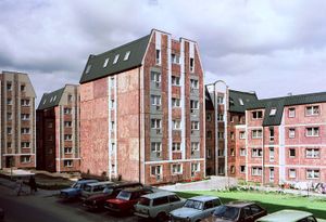 1986년 9월, 당시 동독 최대의 해안 및 항구 도시이자 동독에서 여섯 번째로 큰 도시였던 로스토크 시내의 한자 동맹풍 플라텐바우