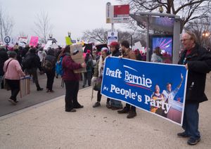 "버니 지지" 피켓을 든 2017년 워싱턴 D.C. 여성 행진