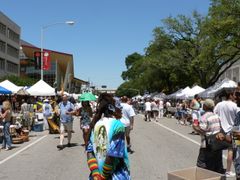 휴스턴 국제 페스티벌. 휴스턴 지역 주민들의 인종 및 민족의 다양성이 나타나 있다.