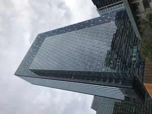 데니 트라이앵글에 위치한 온라인 소매업체 아마존의 본사, 데이 1(Day 1)이라고 명명됨