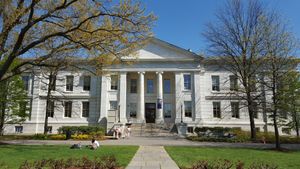 허스트 홀(Hurst Hall)