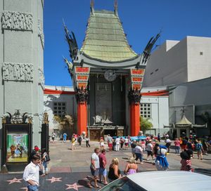 할리우드 명예의 거리에 있는 그로만스 차이니스 시어터(Grauman's Chinese Theatre)