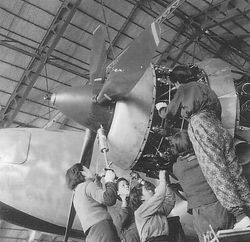 근로 동원으로 일하는 여성들(1944년)