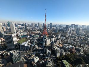 아자부다이 힐스 JP 타워(Azabudai Hills JP Tower) 33층에서 본 도쿄 타워