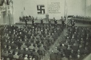 아르비 칼스타 대위가 SKJ 회의에서 연설하는 모습; "유대 마르크스주의의 거짓에서 노동자를 해방시키라!", 1933