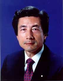 1997년 후생노동대신(당시 보건복지부 장관) 고이즈미 준이치로