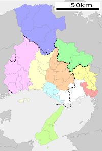 현재의 현청 지부와 과거 행정구역 경계를 표시한 효고현 지도.1.고베시 (하리마와 셋쓰에 걸쳐 있음)2.셋쓰 (한신 남부 사무소)3.셋쓰 (한신 북부 사무소)4.하리마 동부 사무소5.하리마 북부 사무소6.하리마 중부 사무소7.하리마 서부 사무소9.탄바 사무소8.다지마 사무소10.아와지 사무소하리마 서부 이외 지역은 미마사카(북쪽)과 비젠(남쪽)에 속함