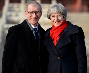 2018년 베이징 자금성에서 남편인 필립과 함께 있는 메이