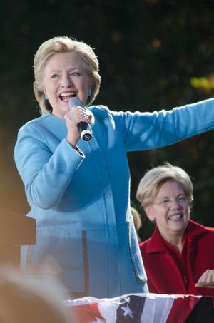 2016년 뉴햄프셔주 맨체스터에서 대선 운동을 벌이는 힐러리 클린턴