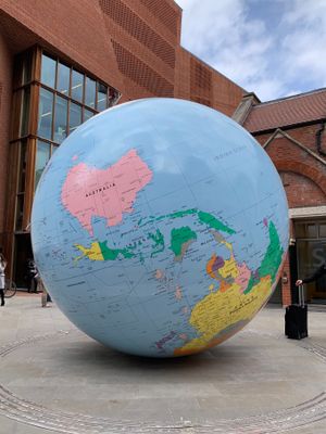 세상이 거꾸로 뒤집혔다 – 타이완이 중국과 다른 색으로 표현됨