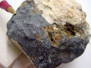 비스무트광(Bismite) 광물