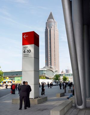 무역 박람회 구내에서 바라본 메세투름