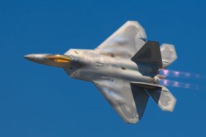 F-22의 다이아몬드 형태 델타익