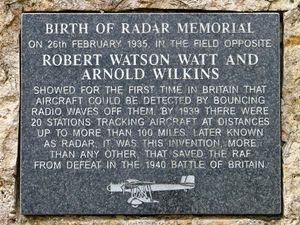 기념 명판 확대 사진