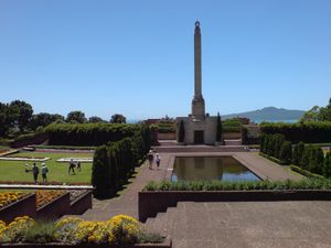 베스천 포인트의 묘소와 기념비