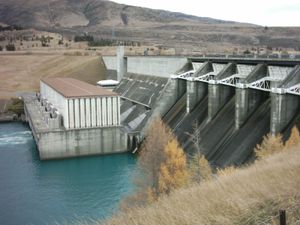 와이타키 강 수력발전소 계획의 마지막에서 두 번째 수력발전소인 애비모어 댐(Aviemore Dam)