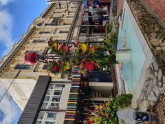 웰링턴의 쿠바 거리에 있는 버킷 분수. 쿠바 거리는 독특한 상점과 예술로 가득하여 웰링턴 문화의 축소판으로 여겨진다.