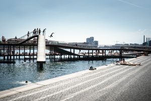 칼베보드 벌게 – 도심 내 공공 해변