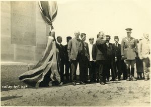 1925년 5월 12일 – 추누크 베이르 기념관 제막식