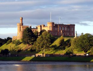 [[Inverness Castle|인버네스 성]]