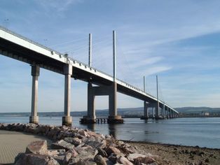 [[Kessock Bridge|케삭 다리]]