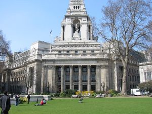 옛 런던항만청 건물, 트리니티 스퀘어 10번지, 타워 힐