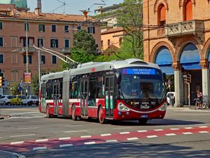 TPER(Trasporto Passeggeri Emilia-Romagna)에서 운영하는 볼로냐 시내 트롤리버스 노선의 트롤리버스