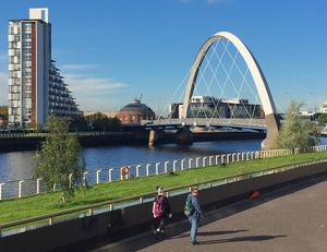 파시픽 키(Pacific Quay)는 글래스고 남쪽에 위치하며 도시에서 가장 큰 기업과 고용주 중 일부를 보유하고 있다.