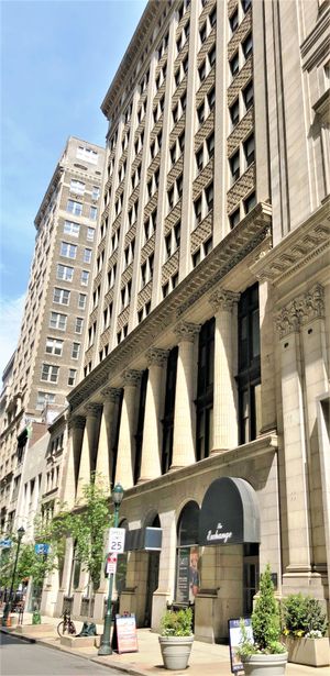 미국 최초의 증권거래소였던 필라델피아 증권거래소 건물 (월넛 스트리트 1411번지).(월넛 스트리트)