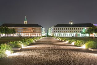 Schlossplatz (성 광장)
