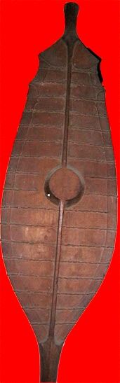 니아스 족의 의식용 방패.