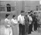 1948년 5월 30일 미군정청 법정에 선 죄수들, 맨 왼쪽은 장택상을 암살하려다가 종로에서 체포된 여성 공산당원