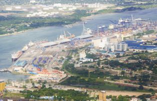 [[다르에스살람 항구]] 항공 뷰