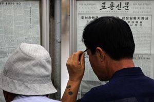 북한의 신문은 세 번의 검열을 거치는데, 그중 두 번은 선전선동부에 의해 이루어진다.