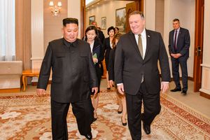 2018년 10월 평양에서 김정은과 만난 폼페이오
