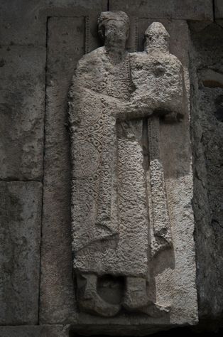 다비트 3세 대왕은 [[오슈키 수도원]]의 바스-릴리프에 묘사되어 있다. 다비트의 비잔틴 이미지 사용은 이후 두 세기 동안 [[조지아]] 왕권의 모습에 영향을 미쳤다.