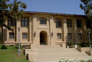 1917년에 건립된 감귤류 실험장은 UC 리버사이드 캠퍼스에서 가장 오래된 건물이다.