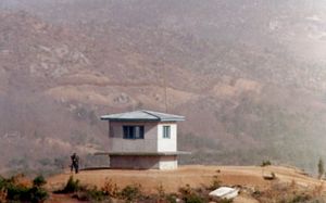 1976년 1월, 공동경비구역에서 바라본 북한 DMZ 일부