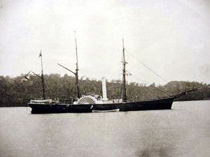 금각만에 정박한 증기선 코르벳 아메리카호