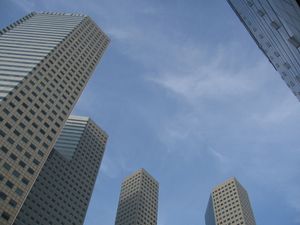 싱가포르에 위치한 홍콩 경제무역대표부. 선텍 시티 타워 2의 34층에 위치하고 있다.