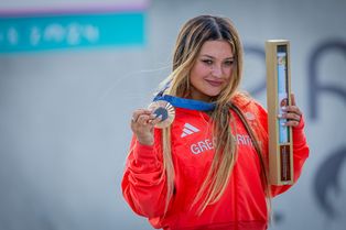 2024년 하계 올림픽 시상식 당시의 브라운