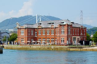 [[기타큐슈시 구 모지 세관|구 모지 세관]]