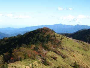 일본 공산주의자 동맹 적군파 일제 검거 사건인 대보살 峠 사건(1969). 약화된 적군파는 연합적군을 결성한다.