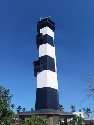 [[폰디체리 등대]]