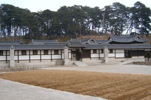 강릉 선교장(Seongyojang)은 19세기에 지어졌다.