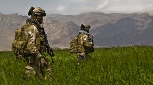 아프가니스탄에서 순찰 중인 제3특수부대단 소속 미 육군 특수부대원들