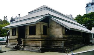 [[말레 금요 모스크|금요 모스크]]