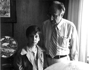 1976년 국무부 사무실에서 하비브와 그의 조카 그레고리 코헨